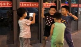 吃瓜娱乐图片搞笑头像男,搞笑头像中的男生吃瓜娱乐瞬间